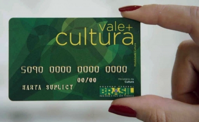 Cobra diz que estuda o pagamento retroativo do Vale Cultura