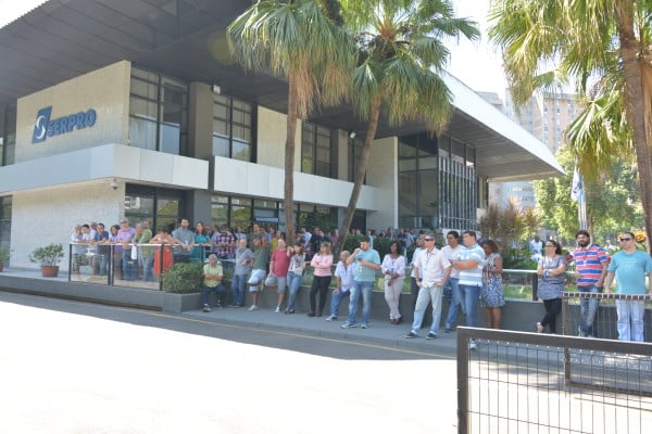 Trabalhadores do Serpro no RJ aprovam novo calendário de luta