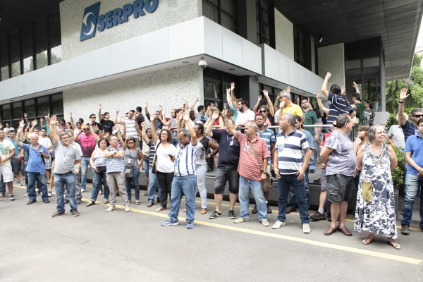 Serpro – Trabalhadores do RJ aprovam proposta do TST