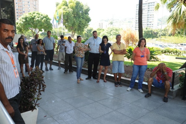 Trabalhadores do Serpro no RJ fazem ato contra desmonte da empresa