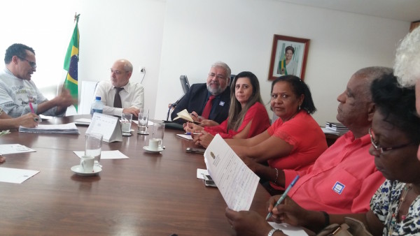 Beneficiários da Geap realizam ato em Brasília contra reajuste abusivo