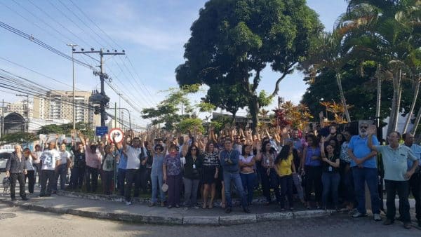 Trabalhadores da Cobra no RJ aprovam adesão à greve geral